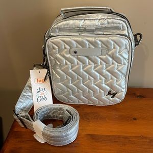 Lug SKEETER Metallic Silver Crossbody Bag